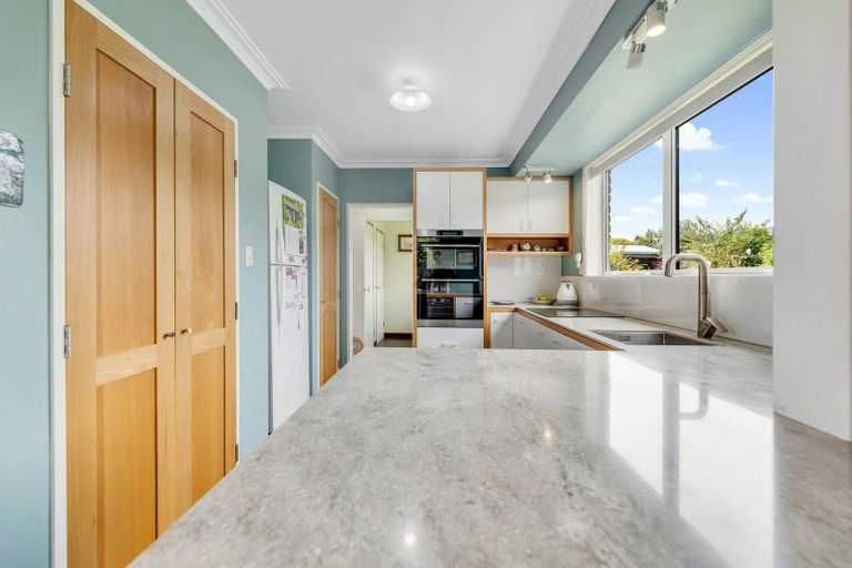 Photo of property in 10 Kew Place, Richmond Heights, Taupo, 3330