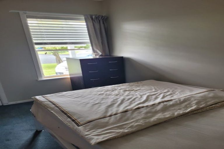 Photo of property in 16 Montmere Avenue, Te Atatu Peninsula, Auckland, 0610