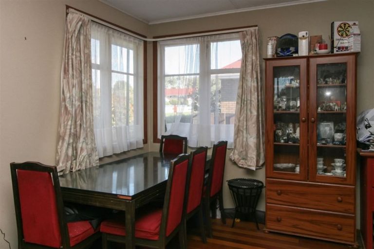 Photo of property in 12 Nikau Street, Inglewood, 4330