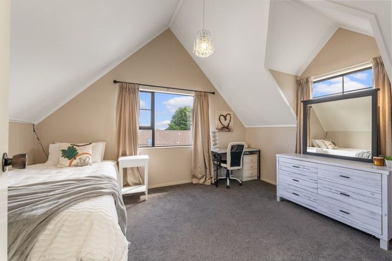 Photo of property in 2 Ascot Close, Richmond Heights, Taupo, 3330