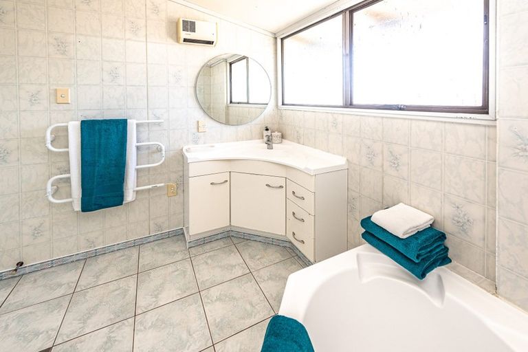 Photo of property in 33 Tongariro Street, Castlecliff, Whanganui, 4501