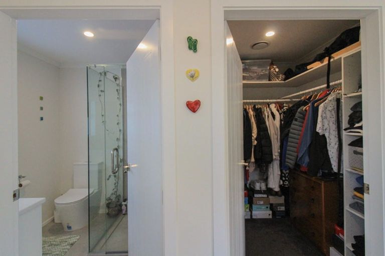 Photo of property in 17 Buddle Road, Wallaceville, Upper Hutt, 5018