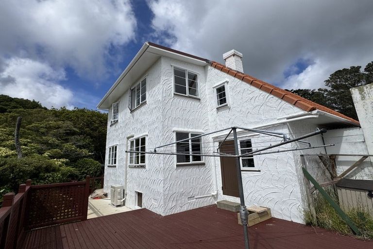 Photo of property in 2 Homewood Crescent, Karori, Wellington, 6012