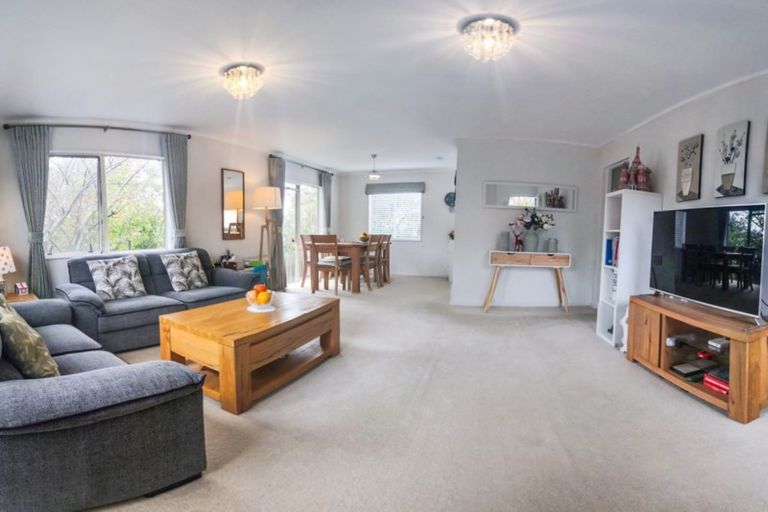 Photo of property in 1/66 Coronation Road, Hillcrest, Auckland, 0627