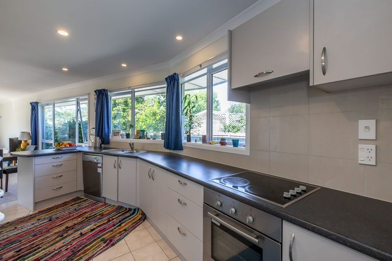 Photo of property in 28 Warren Crescent, Hillmorton, Christchurch, 8025