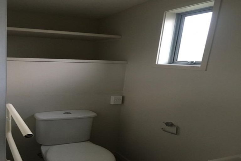 Photo of property in 27 Crispe Road, Clarks Beach, 2122