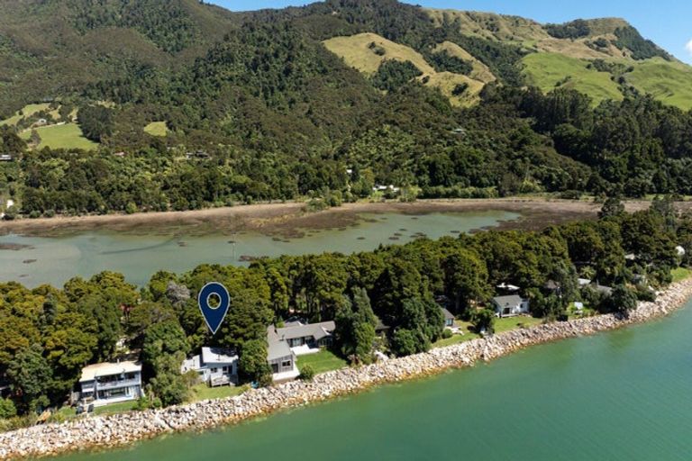 Photo of property in 49 Totara Avenue, Collingwood, 7073