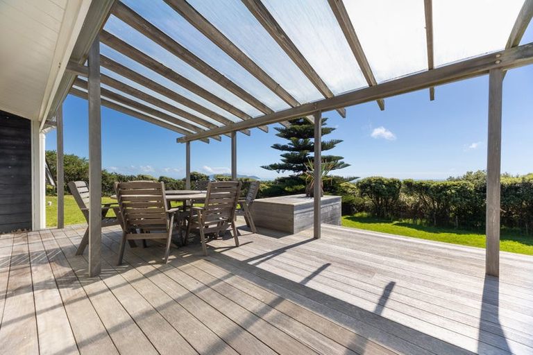 Photo of property in 115 Sims Road, Te Horo Beach, Otaki, 5581