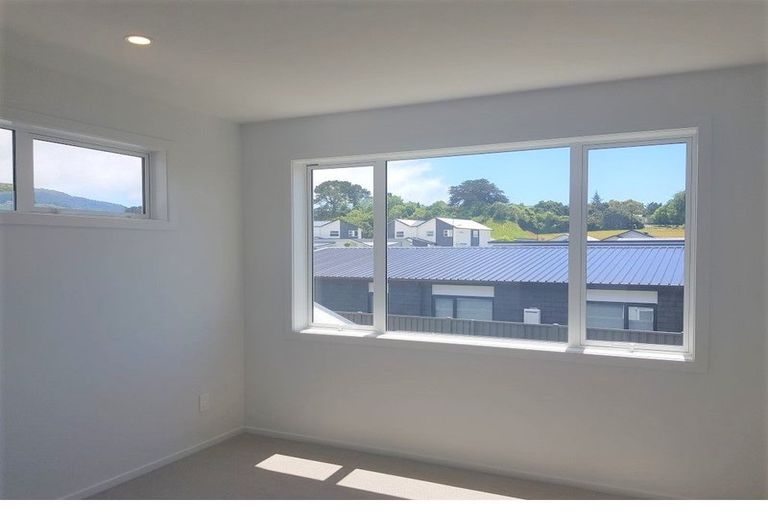 Photo of property in 42 Pateke Drive, Kenepuru, Porirua, 5022