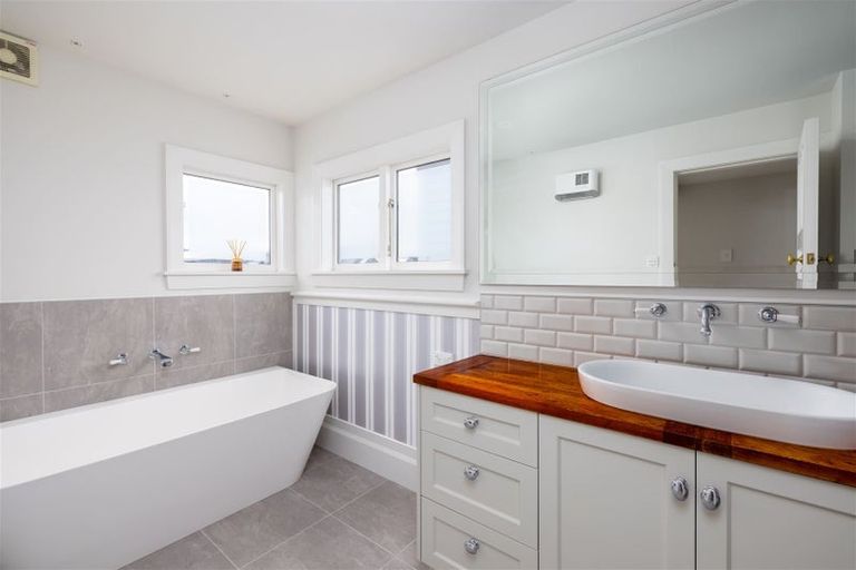 Photo of property in 19 Brenchley Avenue, Strowan, Christchurch, 8052