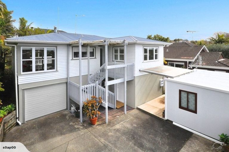 Photo of property in 20a Corunna Road, Milford, Auckland, 0620