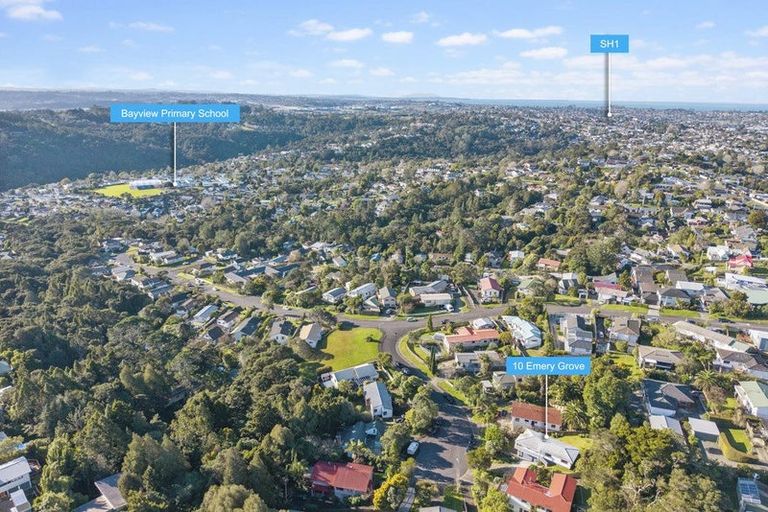 Photo of property in 10 Emery Grove, Bayview, Auckland, 0629