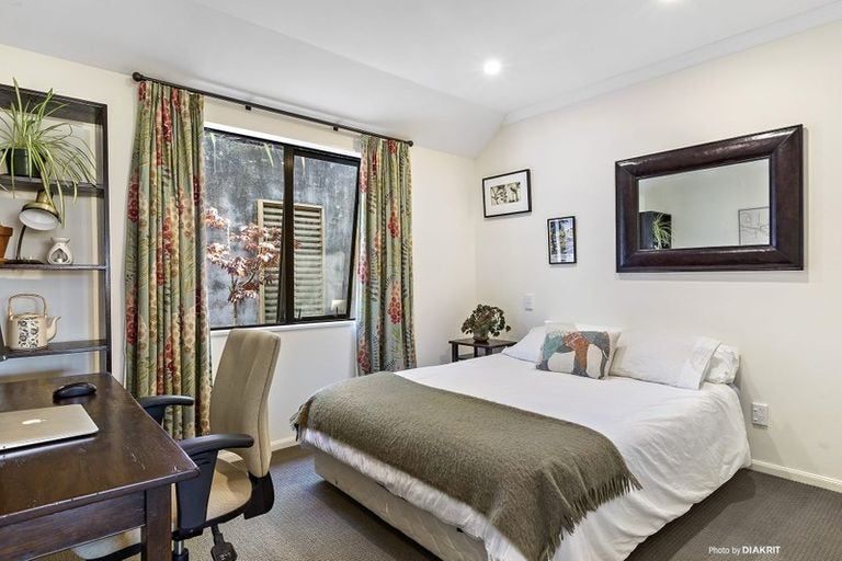 Photo of property in 31 Futuna Close, Karori, Wellington, 6012