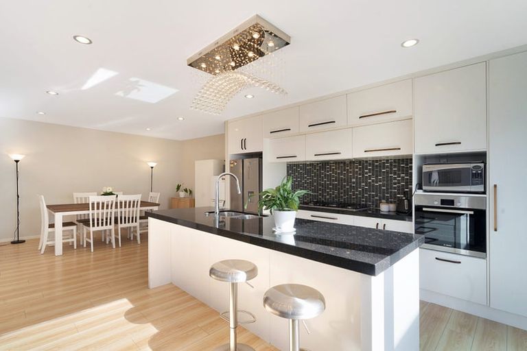 Photo of property in 133h Connell Street, Blockhouse Bay, Auckland, 0600