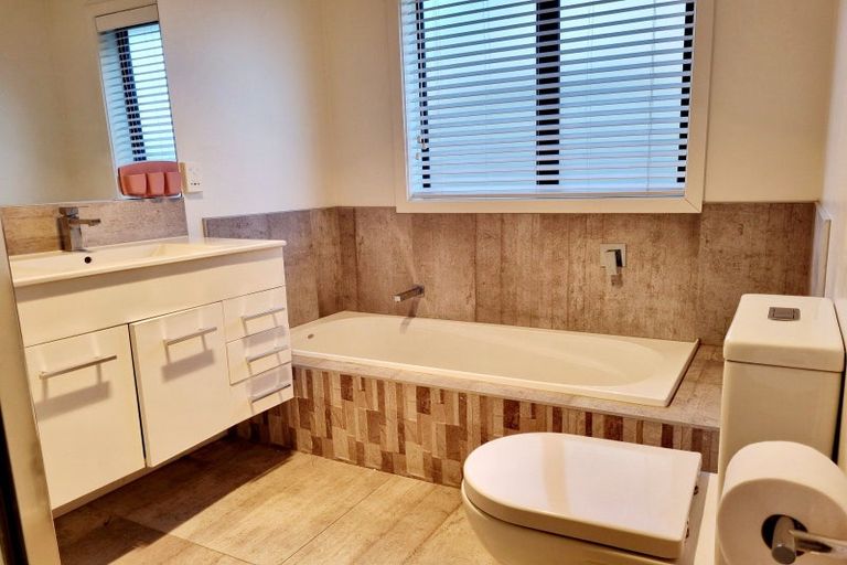 Photo of property in 32 Blackwood Crescent, Glenview, Hamilton, 3206