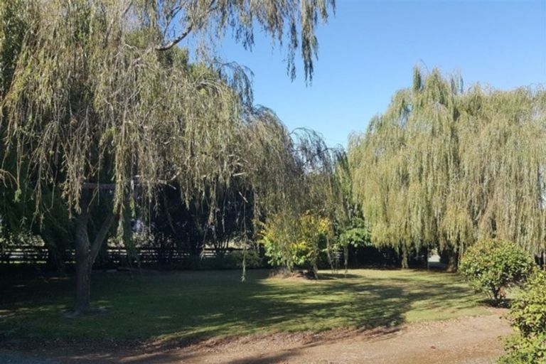 Photo of property in 429 Timaru Road, Waimate, 7978