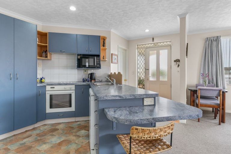 Photo of property in 12 Guildford Street, Levin, 5510