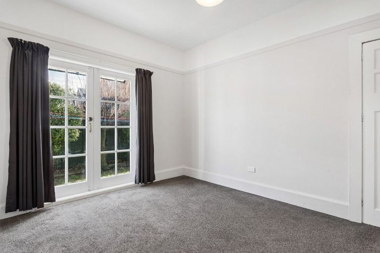 Photo of property in 2/24 North Avon Road, Richmond, Christchurch, 8013
