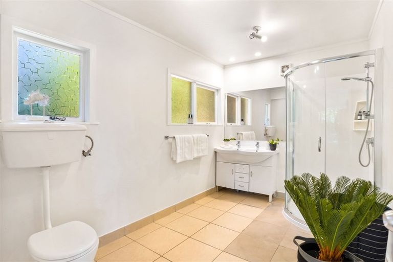 Photo of property in 2/19 Utting Street, Birkdale, Auckland, 0626