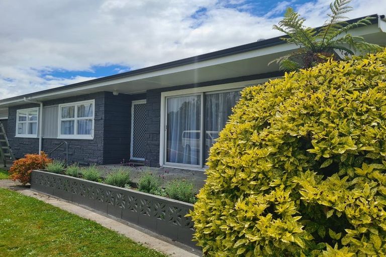 Photo of property in 49 Wavell Crescent, Lansdowne, Masterton, 5810