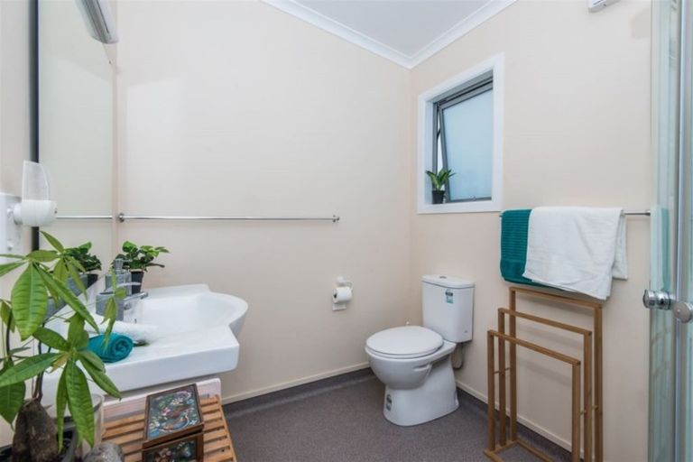 Photo of property in 16 Sheridan Terrace, Johnsonville, Wellington, 6037