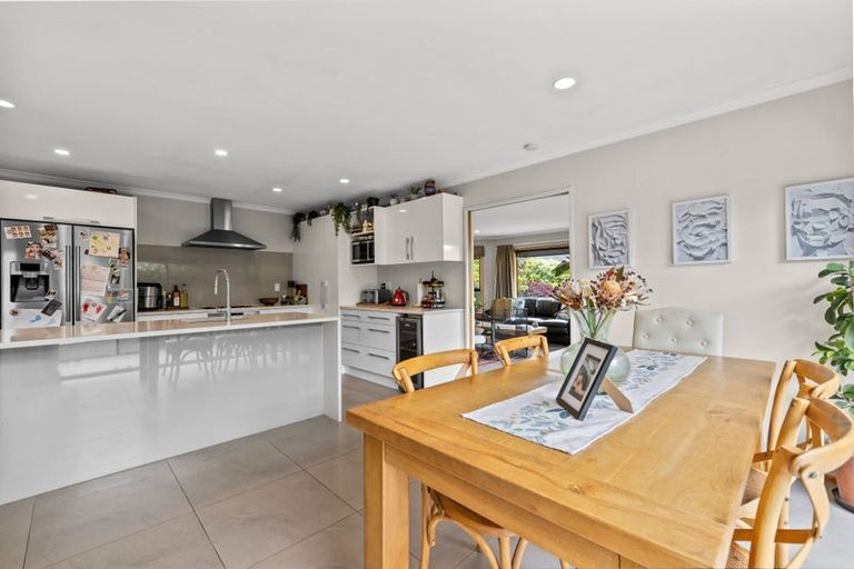 Photo of property in 18 Vanderbilt Place, Halswell, Christchurch, 8025