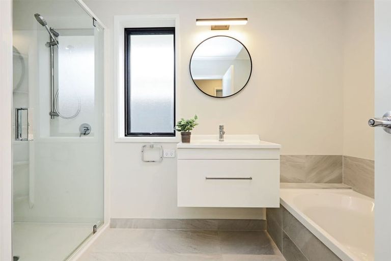 Photo of property in 10 Hikawera Drive, Frimley, Hastings, 4120