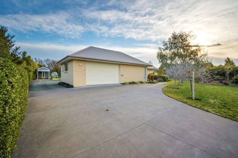 Photo of property in 14 Riverside Way, Amberley, 7410
