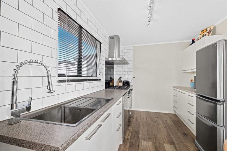 Photo of property in 35b Parakai Avenue, Parakai, 0830