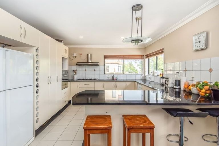 Photo of property in 2/49 College Road, Northcote, Auckland, 0627