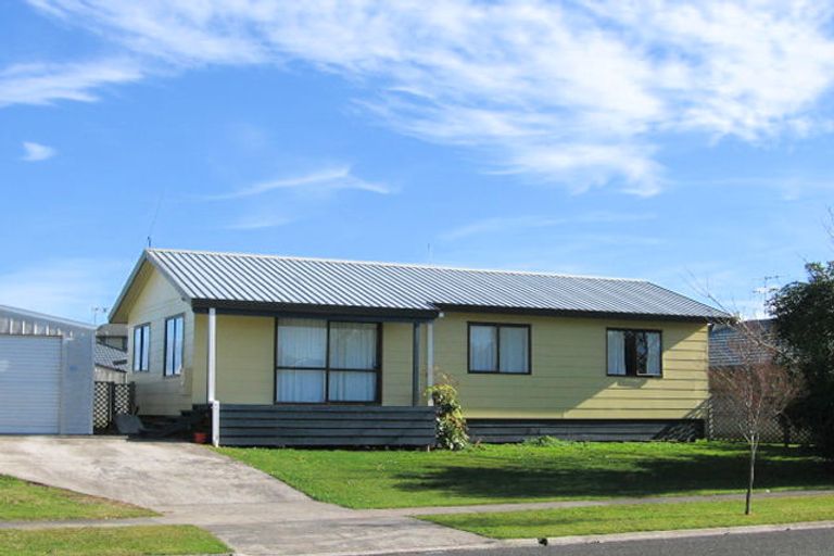 Photo of property in 8 Lloyd Drive, Nawton, Hamilton, 3200