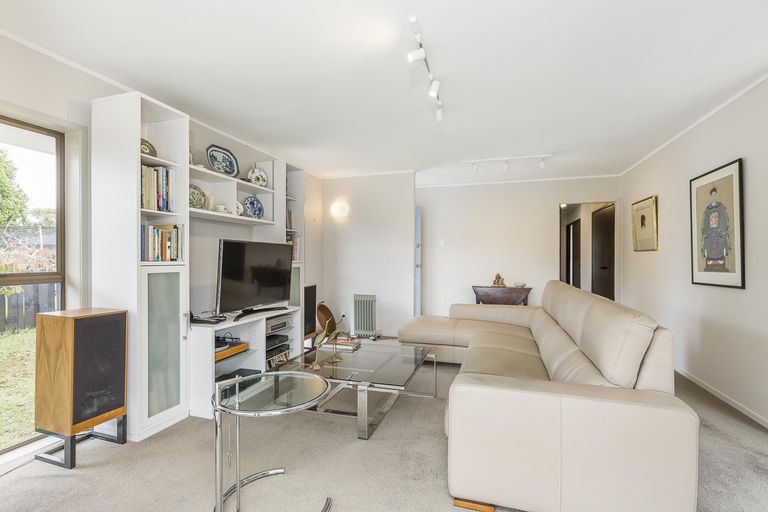 Photo of property in 2/7 Stafson Lane, Te Atatu Peninsula, Auckland, 0610