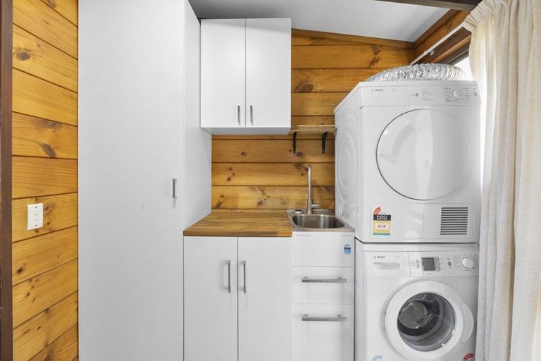 Photo of property in 164 Frankley Road, Frankleigh Park, New Plymouth, 4310