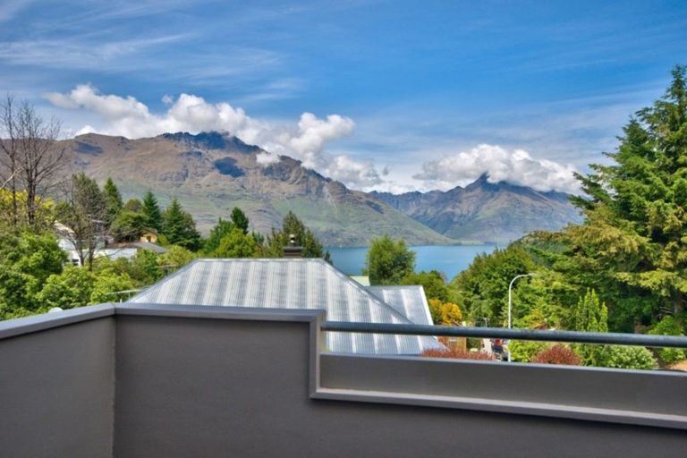 Photo of property in 237 Fernhill Road, Sunshine Bay, Queenstown, 9300