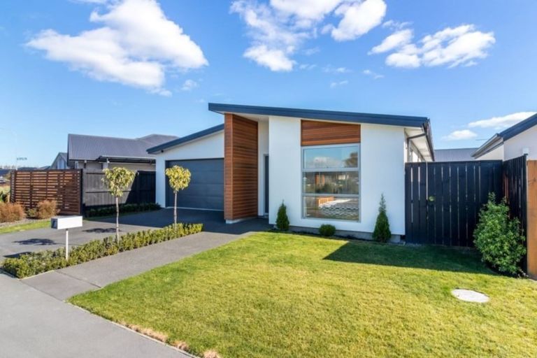 Photo of property in 37 William Nicholls Drive, Belfast, Christchurch, 8051