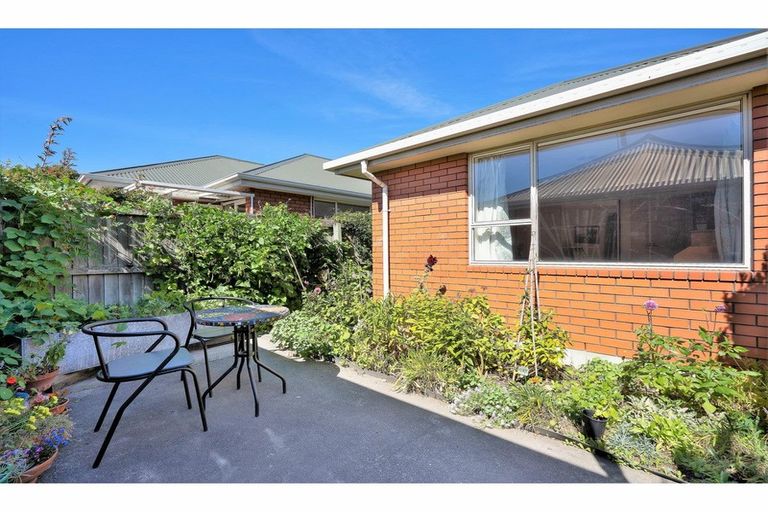 Photo of property in 2/126 Opawa Road, Opawa, Christchurch, 8023