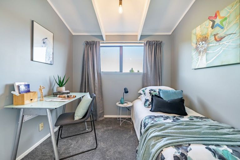 Photo of property in 191 Holborn Drive, Stokes Valley, Lower Hutt, 5019