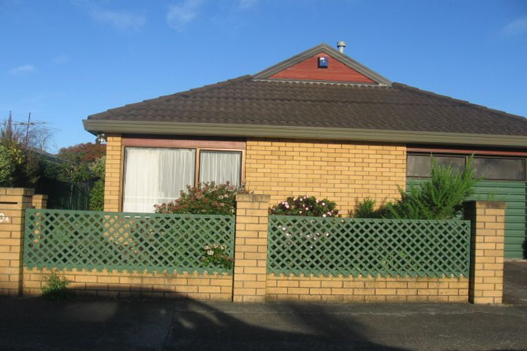 Photo of property in 2/80 Hautana Street, Woburn, Lower Hutt, 5010