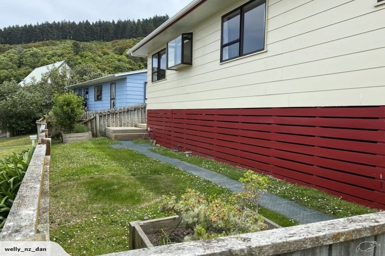 Photo of property in 7 Westra View, Tawa, Wellington, 5028