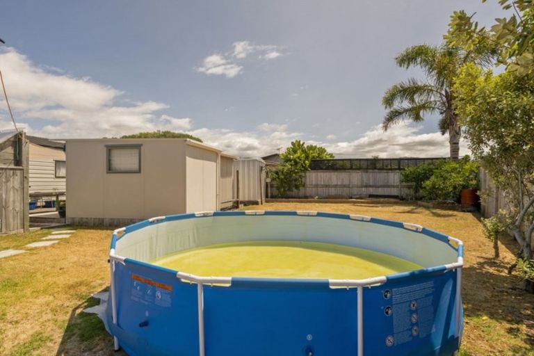 Photo of property in 11 Dotterel Place, Whitianga, 3510