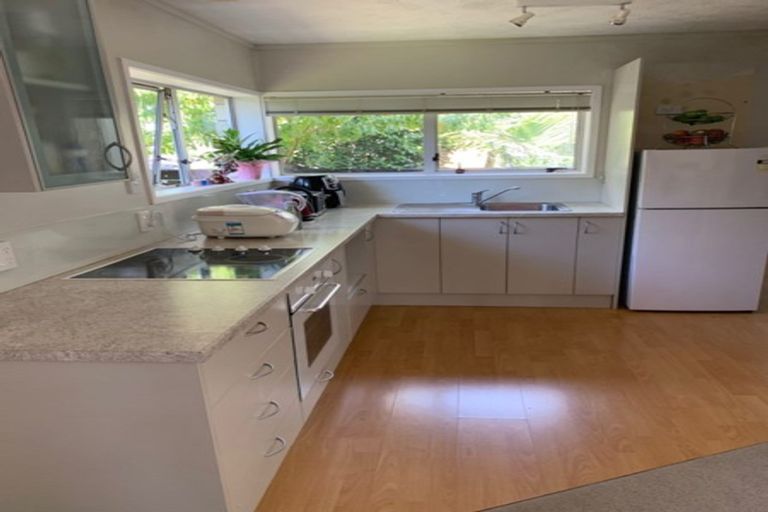 Photo of property in 1/37 Eversleigh Road, Belmont, Auckland, 0622