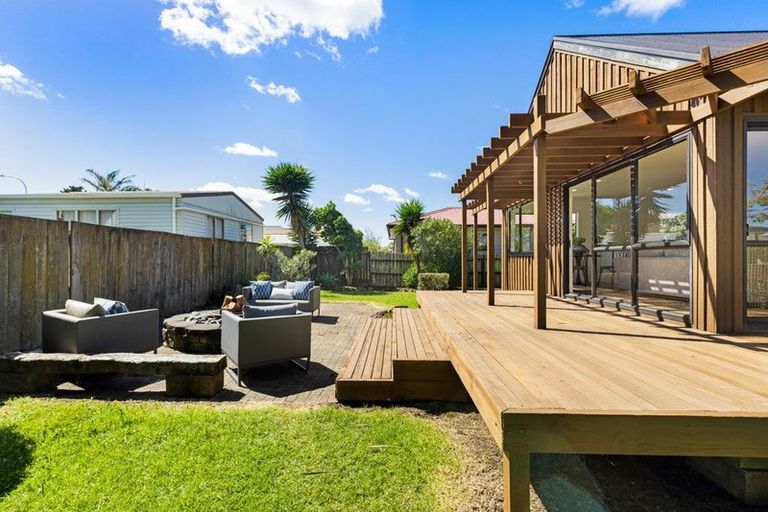 Photo of property in 45 Darren Crescent, Half Moon Bay, Auckland, 2012