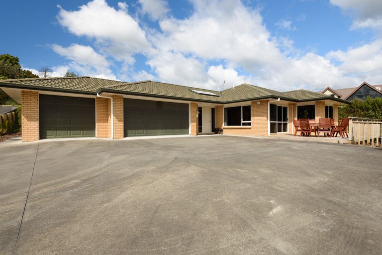 Photo of property in 19 Roger Guy Place, Welcome Bay, Tauranga, 3175