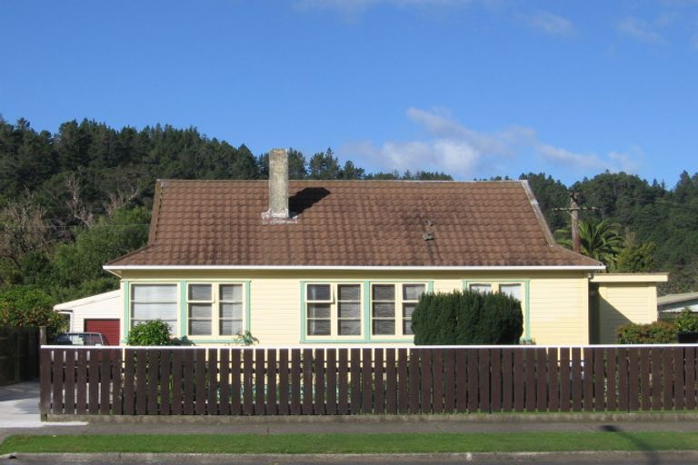 Photo of property in 1294 High Street, Taita, Lower Hutt, 5011