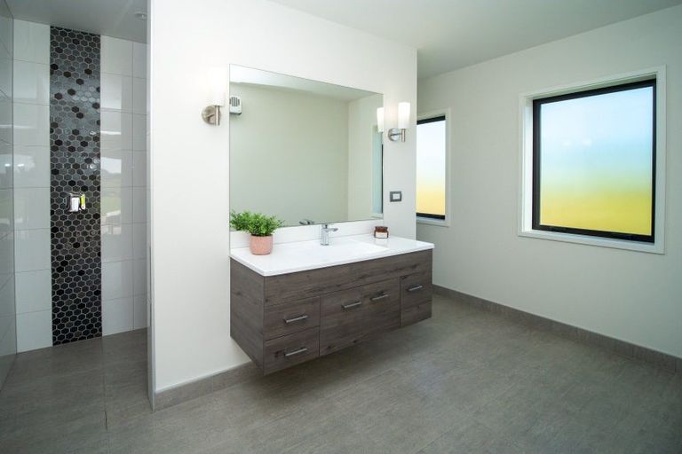 Photo of property in 64 Lakeview Lane, Mangawhai, 0573