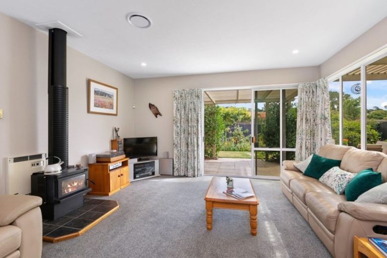 Photo of property in 16 Herbs Place, Cashmere, Christchurch, 8022