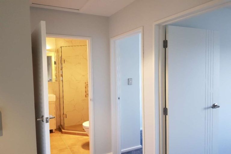 Photo of property in 87 Bordeaux Parade, Te Atatu South, Auckland, 0610