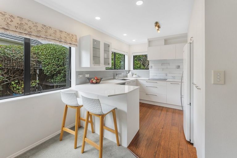 Photo of property in 2/2 Abercrombie Street, Howick, Auckland, 2014