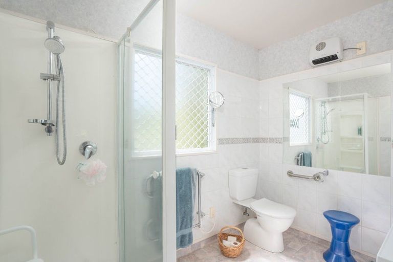 Photo of property in 25 Hawai Street, Two Mile Bay, Taupo, 3330