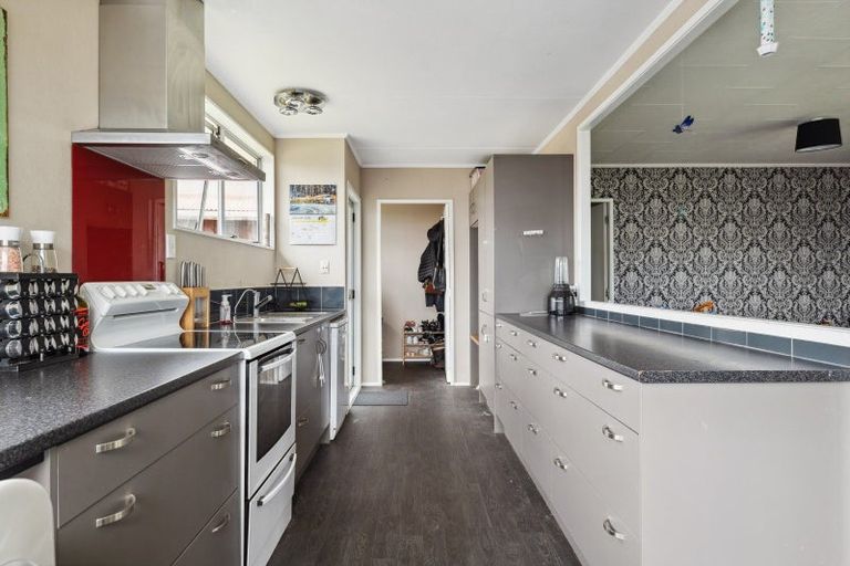 Photo of property in 24 Montjoy Street, Stratford, 4332